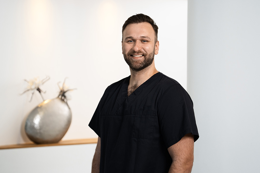 zahnarzt-euskirchen- p-jasmin-zupurovic-ax700255-v9