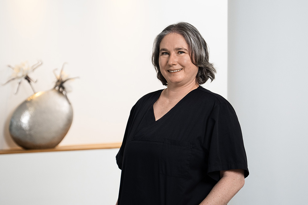 zahnarzt-euskirchen- p-susann-bro-mmelhaus-ax700404-v8